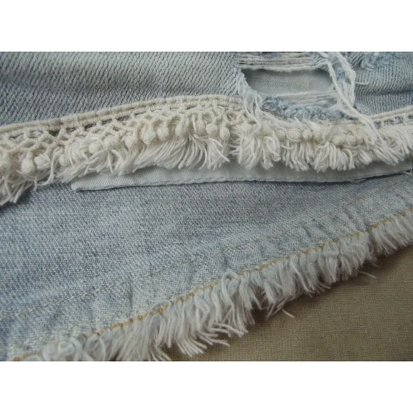American Eagle 6 Blue Cut Off Denim Jean Distressed Shortie Shorts crochet trim - Picture 5 of 6